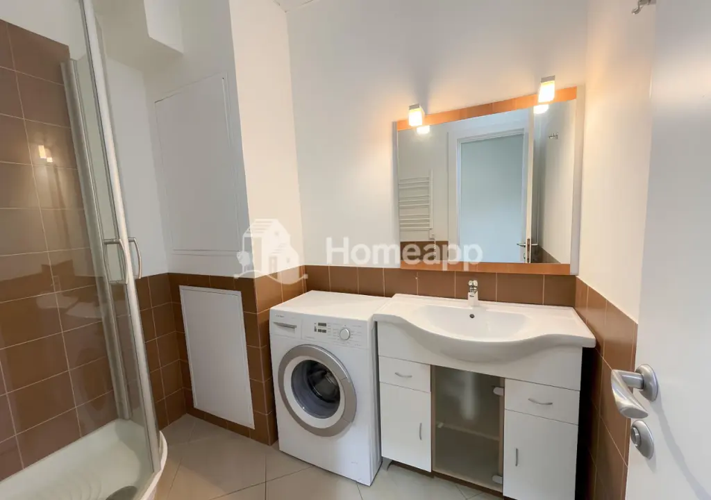 Продается 3 комн. 61 м², 1/5 этаж